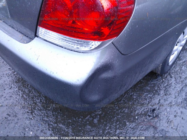4T1BE32K35U556714 - 2005 TOYOTA CAMRY LE/XLE/SE GRAY photo 6