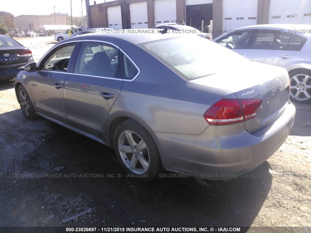 1VWBP7A31CC053666 - 2012 VOLKSWAGEN PASSAT SE GRAY photo 3