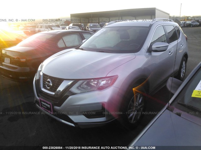 KNMAT2MV5HP513910 - 2017 NISSAN ROGUE S/SV SILVER photo 2