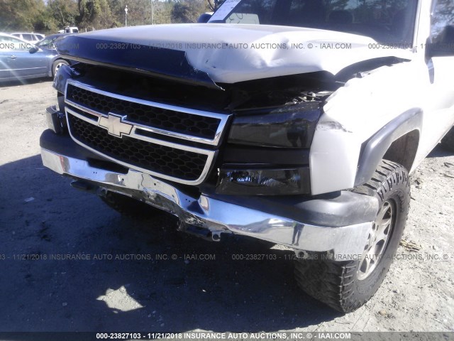 1GCEC19X56Z140939 - 2006 CHEVROLET SILVERADO C1500 SILVER photo 6