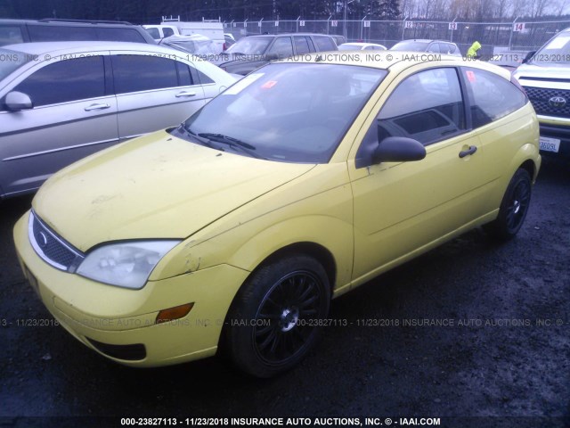 3FAFP31N25R110322 - 2005 FORD FOCUS ZX3 YELLOW photo 2