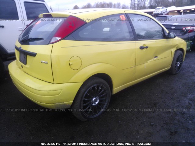 3FAFP31N25R110322 - 2005 FORD FOCUS ZX3 YELLOW photo 4