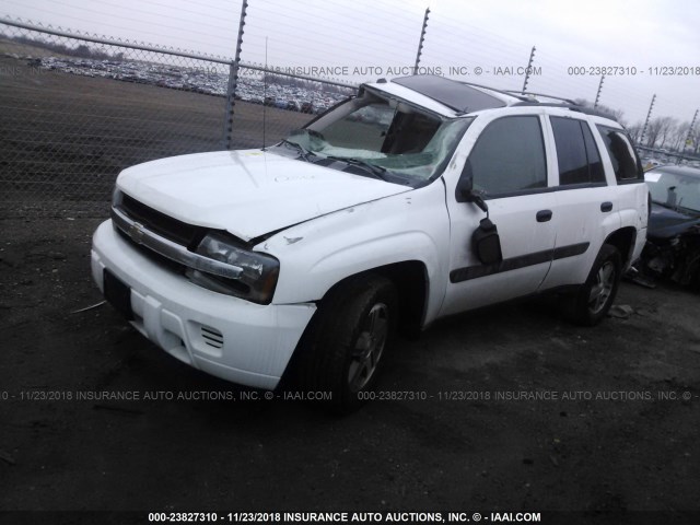 1GNDT13S852327986 - 2005 CHEVROLET TRAILBLAZER LS/LT WHITE photo 2