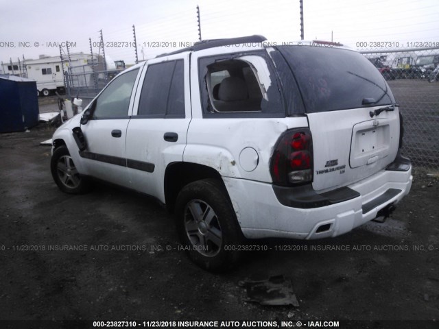 1GNDT13S852327986 - 2005 CHEVROLET TRAILBLAZER LS/LT WHITE photo 3