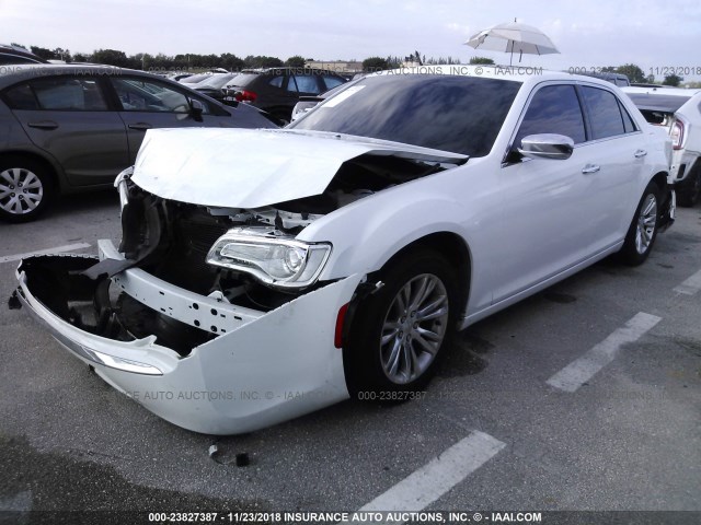 2C3CCAEG4GH294593 - 2016 CHRYSLER 300C WHITE photo 2