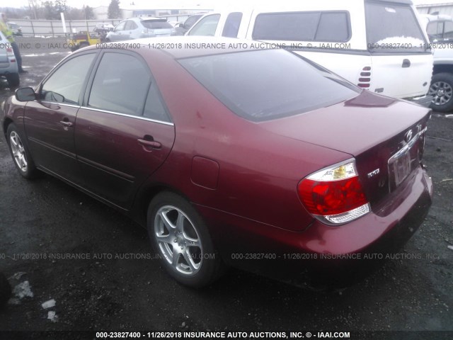 4T1BE32K05U054596 - 2005 TOYOTA CAMRY LE/XLE/SE RED photo 3