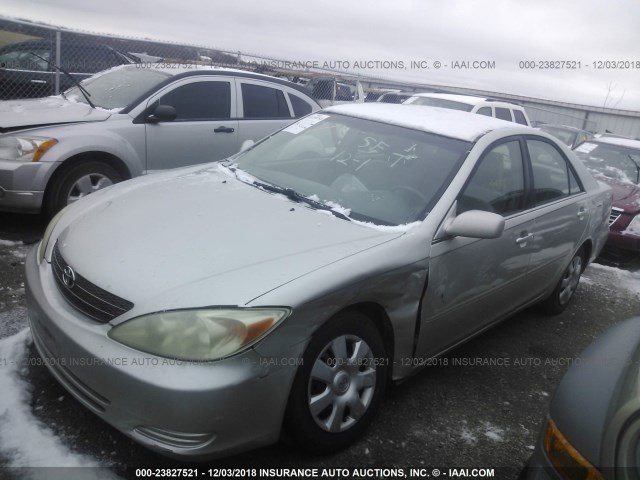 4T1BE32K84U791916 - 2004 TOYOTA CAMRY LE/XLE/SE SILVER photo 2