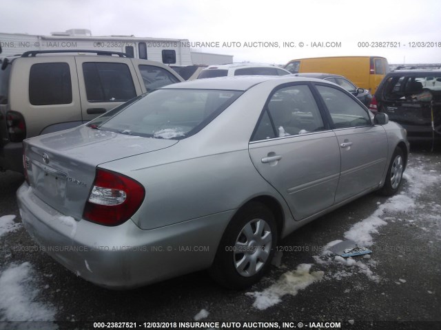 4T1BE32K84U791916 - 2004 TOYOTA CAMRY LE/XLE/SE SILVER photo 4