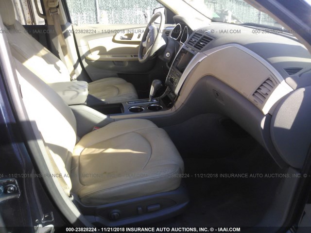 1GNKRJED8BJ367300 - 2011 CHEVROLET TRAVERSE LT Navy photo 5