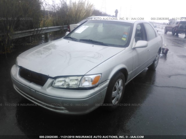 JT2BG22K3Y0426011 - 2000 TOYOTA CAMRY CE/LE/XLE SILVER photo 2