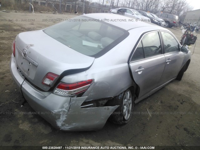 4T4BF3EK3BR101436 - 2011 TOYOTA CAMRY SE/LE/XLE SILVER photo 4