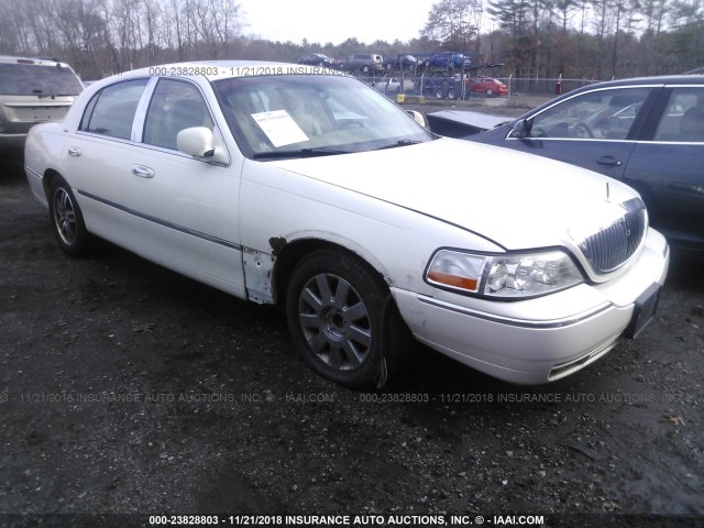 1LNHM83W47Y607029 - 2007 LINCOLN TOWN CAR DESIGNER WHITE photo 1