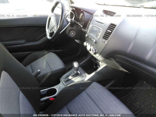 KNAFX6A83E5187657 - 2014 KIA FORTE EX SILVER photo 5