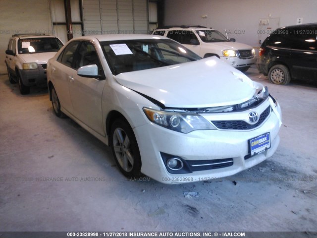 4T1BF1FK5EU449126 - 2014 TOYOTA CAMRY L/SE/LE/XLE Ağ foto 1