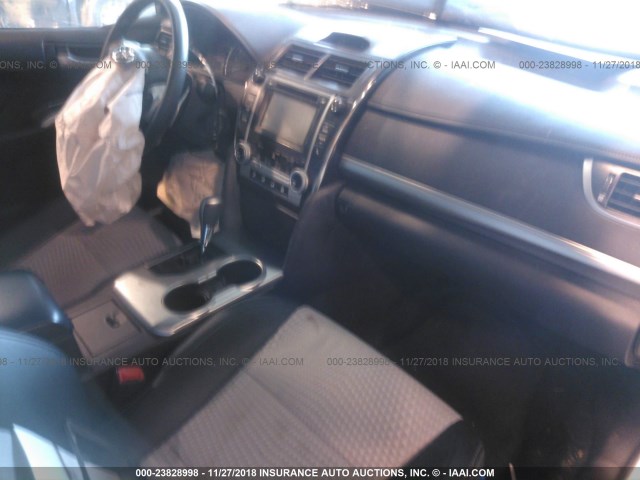 4T1BF1FK5EU449126 - 2014 TOYOTA CAMRY L/SE/LE/XLE Ağ foto 5