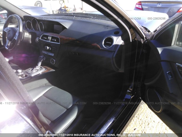 WDDGF4HB0EA966186 - 2014 MERCEDES-BENZ C 250 BLACK photo 5