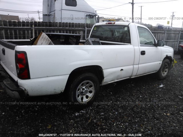 1GCEC14X55Z242246 - 2005 CHEVROLET SILVERADO C1500 WHITE photo 4