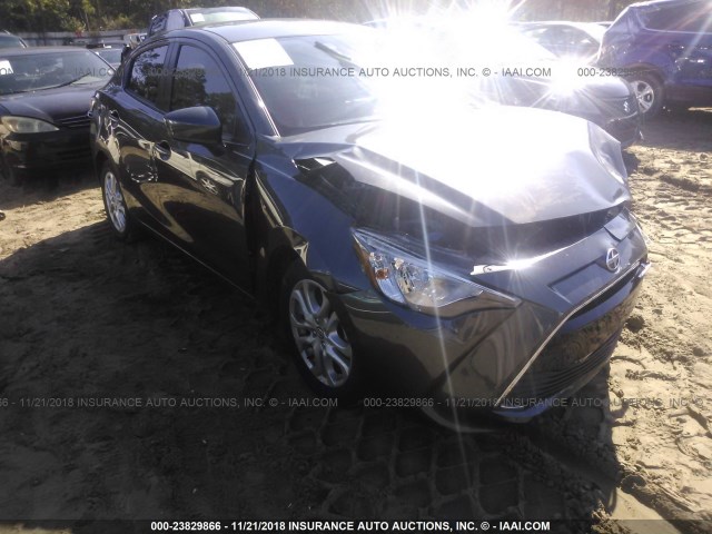 3MYDLBZV5GY132434 - 2016 TOYOTA SCION IA GRAY photo 1