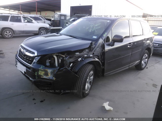 JF2SJAAC7JG516001 - 2018 SUBARU FORESTER 2.5I GRAY photo 2