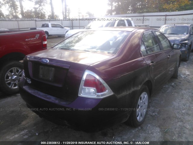 3FAFP06Z76R117293 - 2006 FORD FUSION S RED photo 4