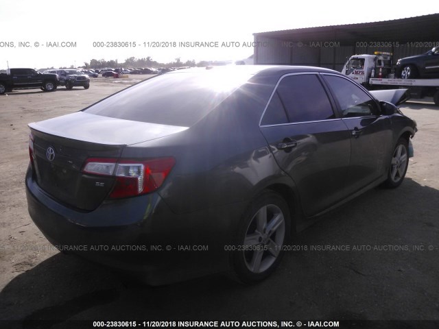 4T1BF1FK1CU065115 - 2012 TOYOTA CAMRY SE/LE/XLE 灰色 照片 4