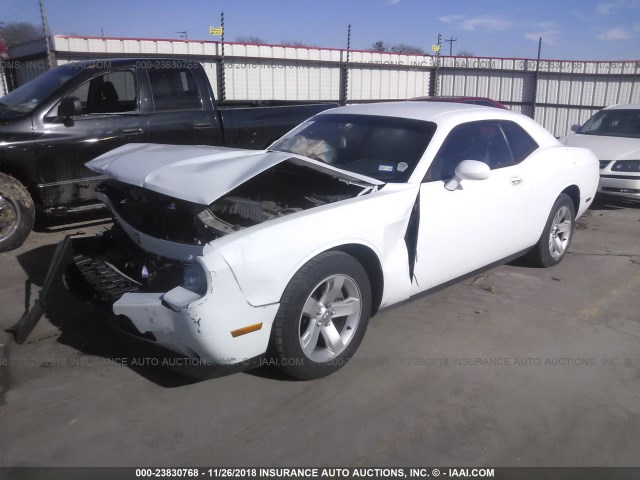 2B3CJ4DV0AH321963 - 2010 DODGE CHALLENGER SE WHITE photo 2