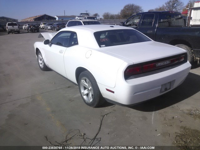 2B3CJ4DV0AH321963 - 2010 DODGE CHALLENGER SE WHITE photo 3