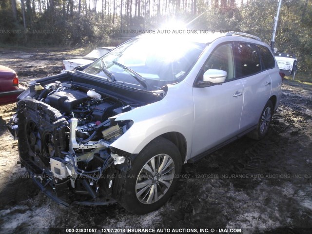 5N1DR2MN0JC616138 - 2018 NISSAN PATHFINDER S/SV/SL/PLATINUM SILVER photo 2