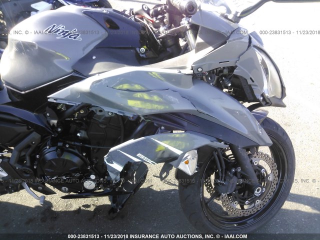 JKAEXEK15JDA24807 - 2018 KAWASAKI EX650 F GRAY photo 5