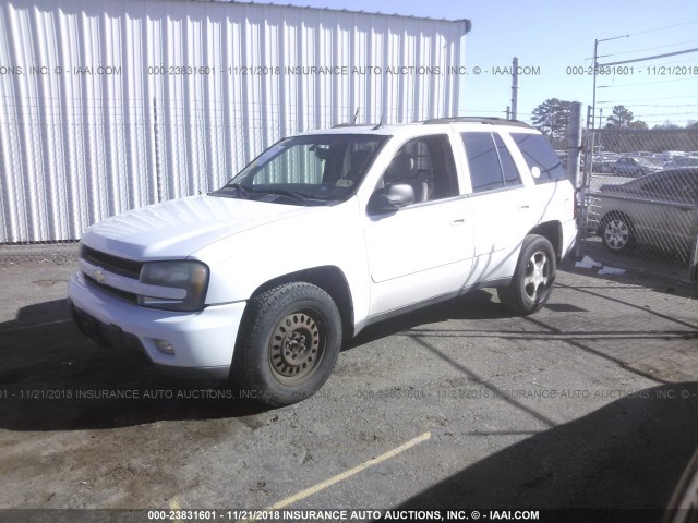 1GNDT13S352103685 - 2005 CHEVROLET TRAILBLAZER LS/LT WHITE photo 2