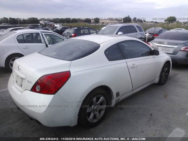 1N4AL24E28C157249 - 2008 NISSAN ALTIMA 2.5S WHITE photo 4