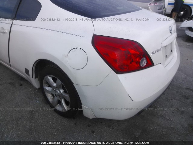 1N4AL24E28C157249 - 2008 NISSAN ALTIMA 2.5S WHITE photo 6