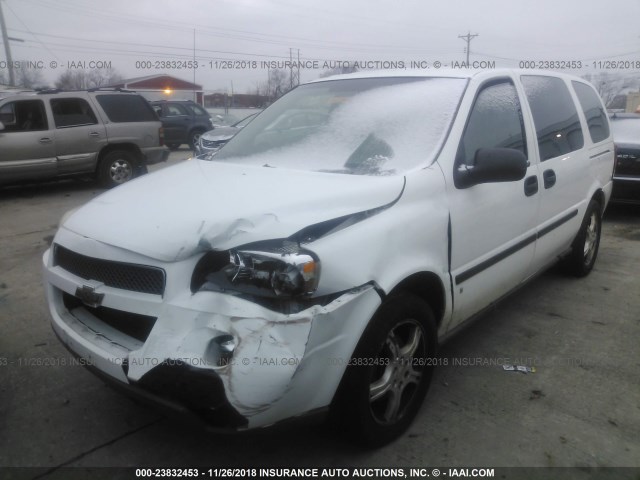 1GNDV231X8D190307 - 2008 CHEVROLET UPLANDER LS WHITE photo 2