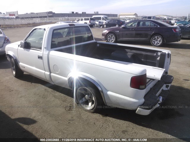 1GCCS14X638112957 - 2003 CHEVROLET S TRUCK S10 WHITE photo 3