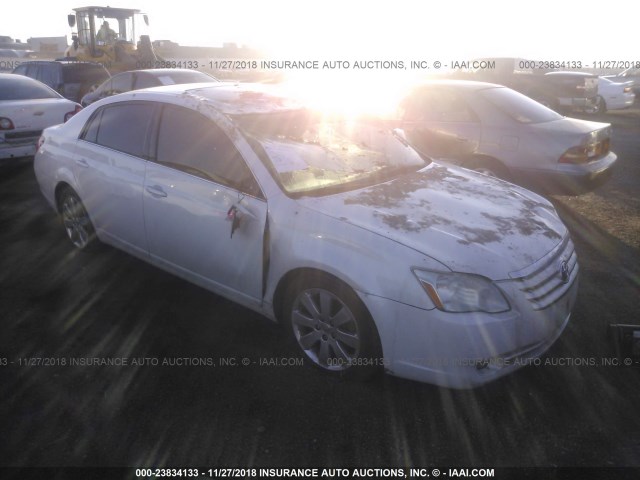 4T1BK36B45U015058 - 2005 TOYOTA AVALON XL/XLS/TOURING/LIMITED WHITE photo 1