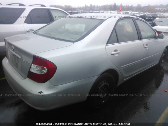 4T1BE32K04U349342 - 2004 TOYOTA CAMRY LE/XLE/SE SILVER photo 4