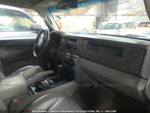1J8HG48N86C105455 - 2006 JEEP COMMANDER Qara foto 5