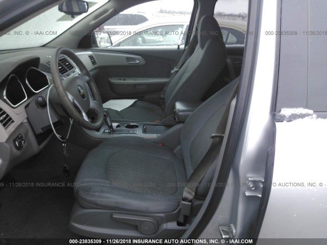 1GNLREED9AS121716 - 2010 CHEVROLET TRAVERSE LS SILVER photo 5