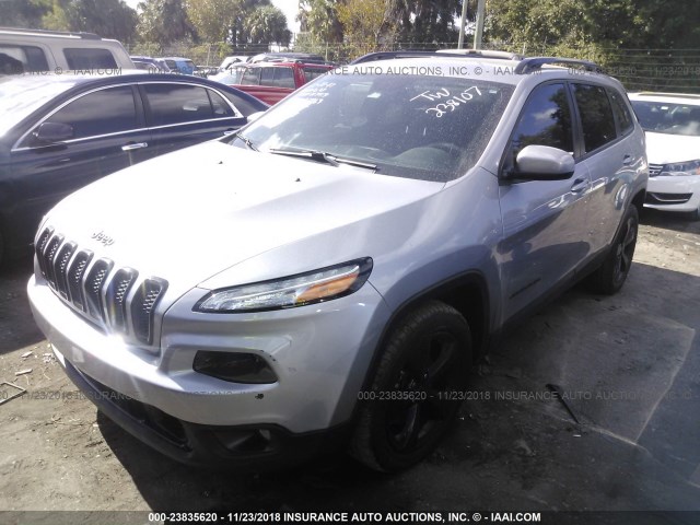 1C4PJLCS9GW238107 - 2016 JEEP CHEROKEE LATITUDE SILVER photo 2