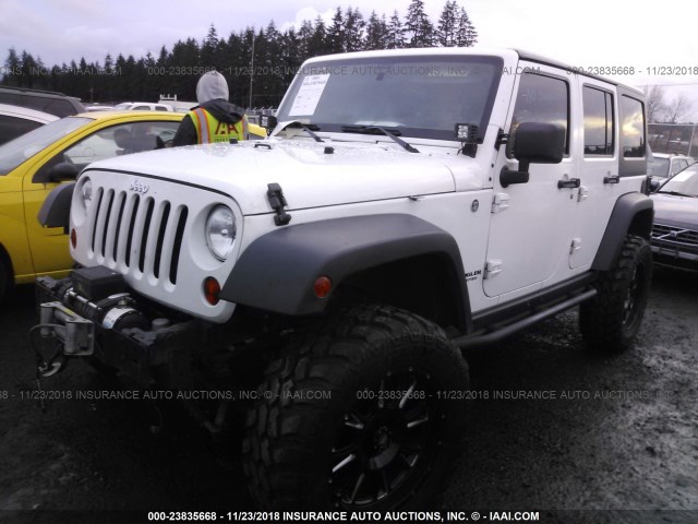 1C4BJWDG5DL656165 - 2013 JEEP WRANGLER UNLIMITE SPORT WHITE photo 2