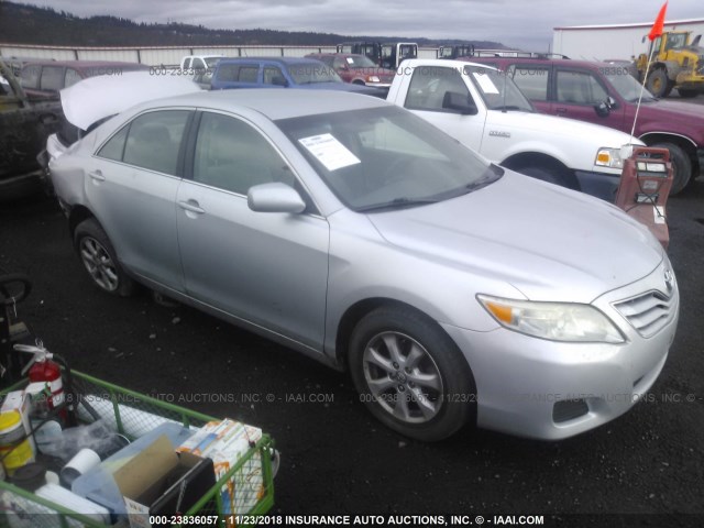 4T1BF3EK8BU638622 - 2011 TOYOTA CAMRY SE/LE/XLE SILVER photo 1