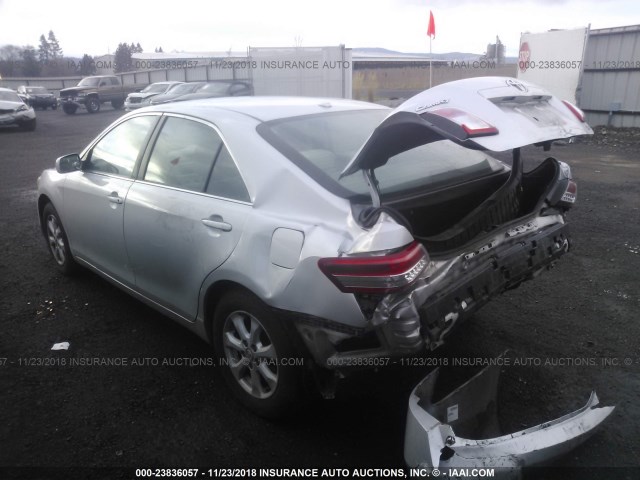 4T1BF3EK8BU638622 - 2011 TOYOTA CAMRY SE/LE/XLE SILVER photo 3