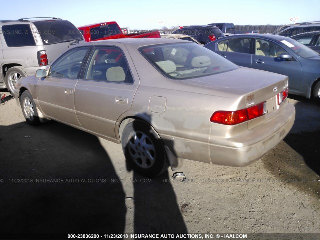 JT2BG22K2Y0511390 - 2000 TOYOTA CAMRY CE/LE/XLE GOLD photo 3