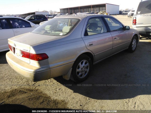 JT2BG22K2Y0511390 - 2000 TOYOTA CAMRY CE/LE/XLE GOLD photo 4