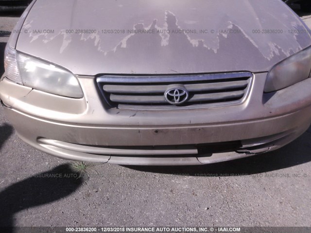 JT2BG22K2Y0511390 - 2000 TOYOTA CAMRY CE/LE/XLE GOLD photo 6