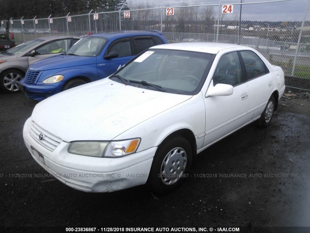 4T1BG22K8XU493942 - 1999 TOYOTA CAMRY CE/LE/XLE WHITE photo 2