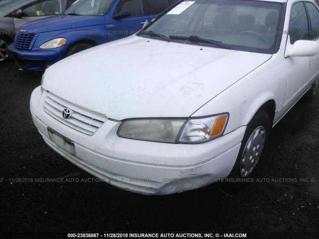 4T1BG22K8XU493942 - 1999 TOYOTA CAMRY CE/LE/XLE WHITE photo 6