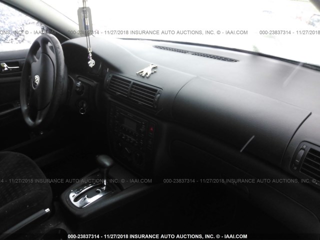 WVWPD63B32P448634 - 2002 VOLKSWAGEN PASSAT GLS BLACK photo 5