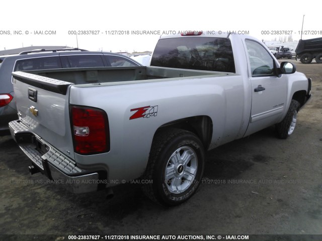 1GCPKSE08AZ140226 - 2010 CHEVROLET SILVERADO K1500 LT SILVER photo 4