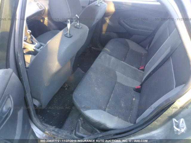 1FAHP3F2XCL240805 - 2012 FORD FOCUS SE GRAY photo 8